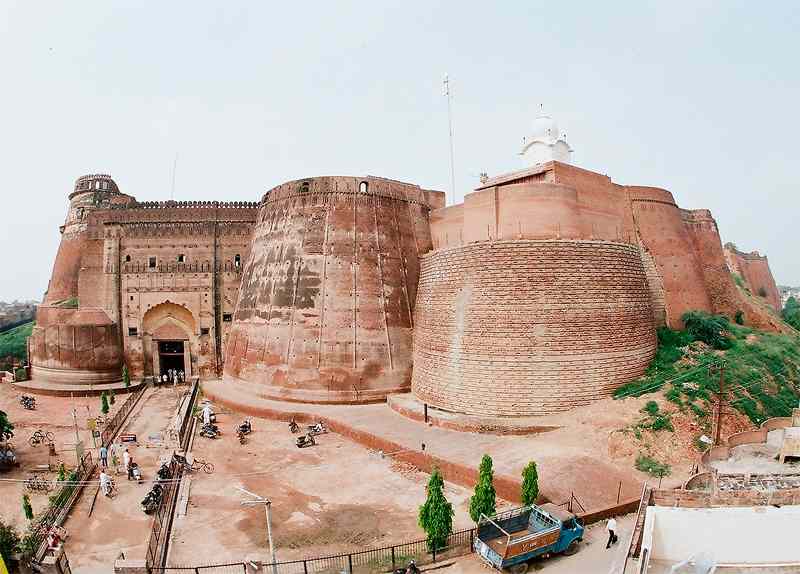 Top 10 Best Beautiful Tourist Places to Visit in Punjab 2020